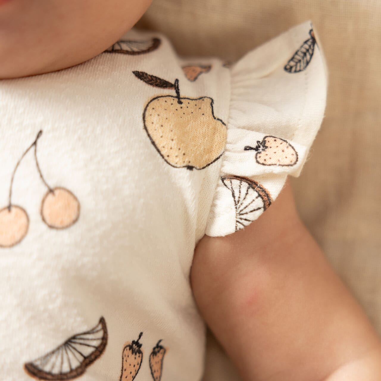 CUTIE FRUITY Organic Cotton Fancy Fabric Signature Print Top