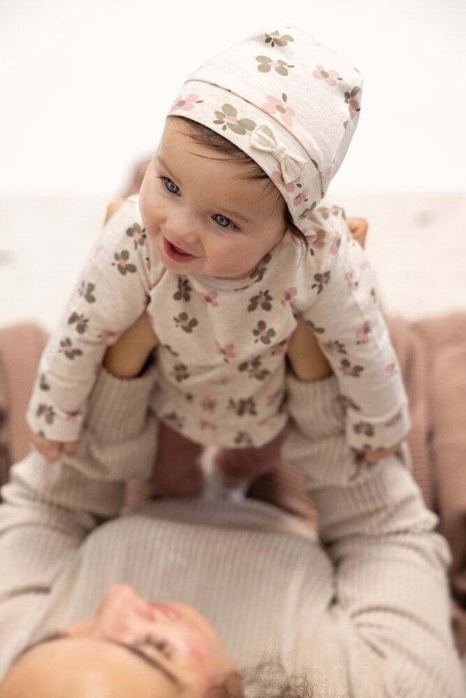 HARVEST OF LOVE Allover Print Super-Sweet Bonnet