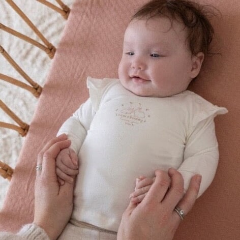 LITTLE ROSEBUD - "somebunny loves you" Fashion Top