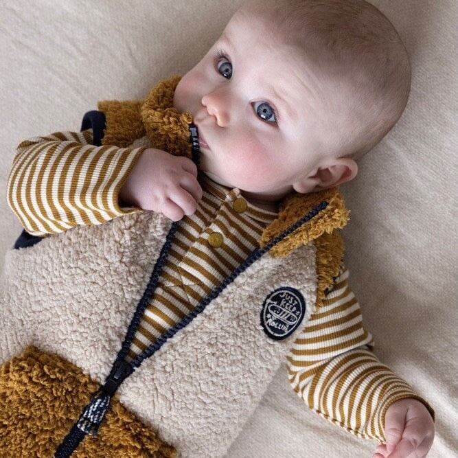 KEEP ROLLING - 2x2 Rib Jersey Henley Collar Top