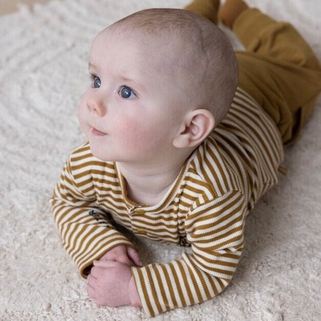 KEEP ROLLING - 2x2 Rib Jersey Henley Collar Top