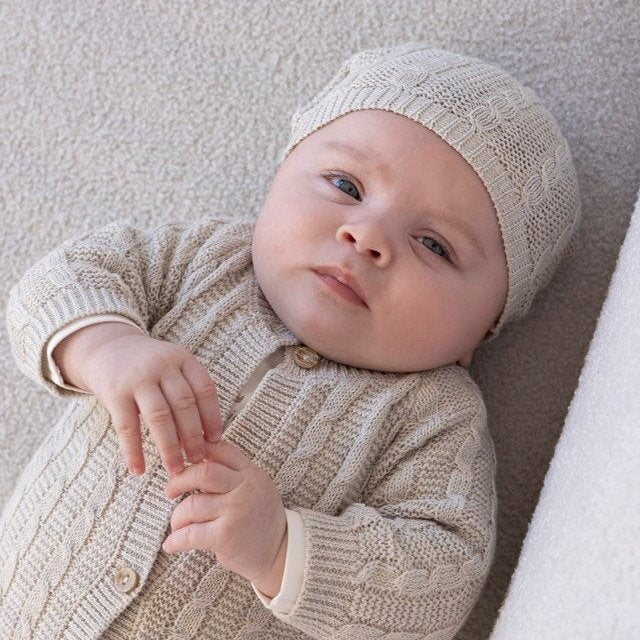 THE KNITS - Homespun Style Cable Knit Bonnet