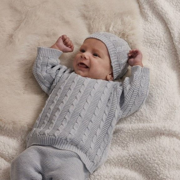 THE KNITS - Homespun Style Cable Knit Bonnet