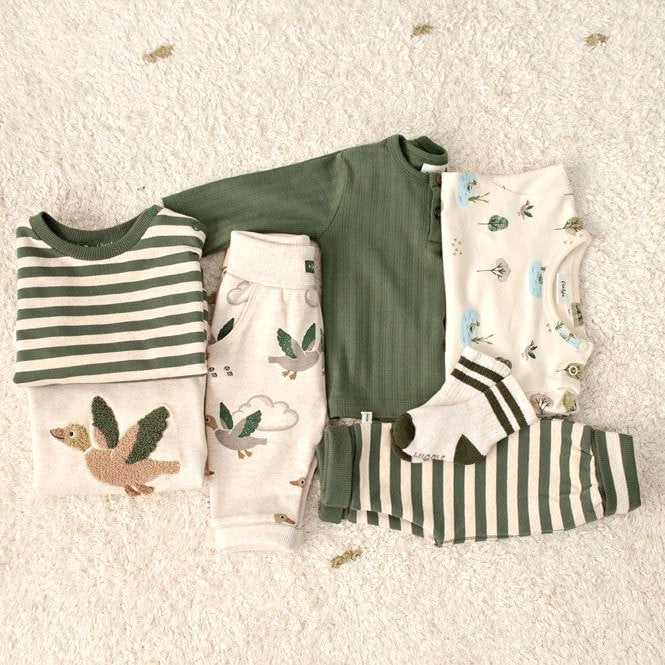 WIGGLE AND WADDLE — Organic Cotton Elastic French Terry Duck Printed Fashion Pants